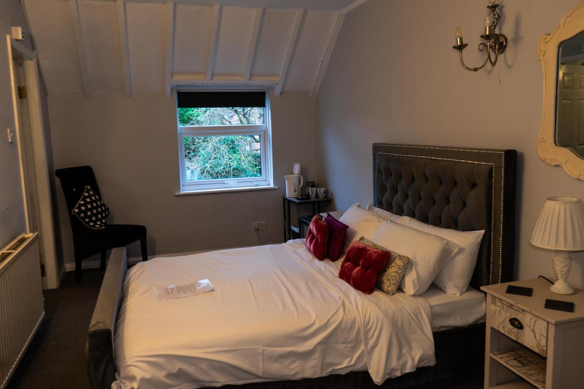 The Lodge At Carlton Tavern Free Parking York Bagian luar foto