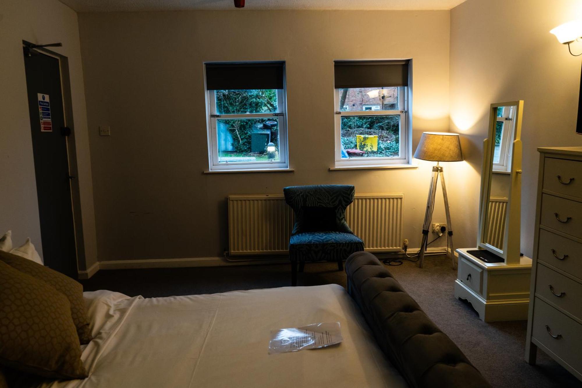 The Lodge At Carlton Tavern Free Parking York Bagian luar foto